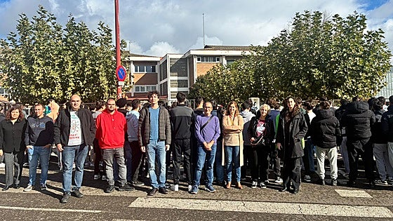Dos institutos de FP de Informática en León, sin ordenadores, internet o software