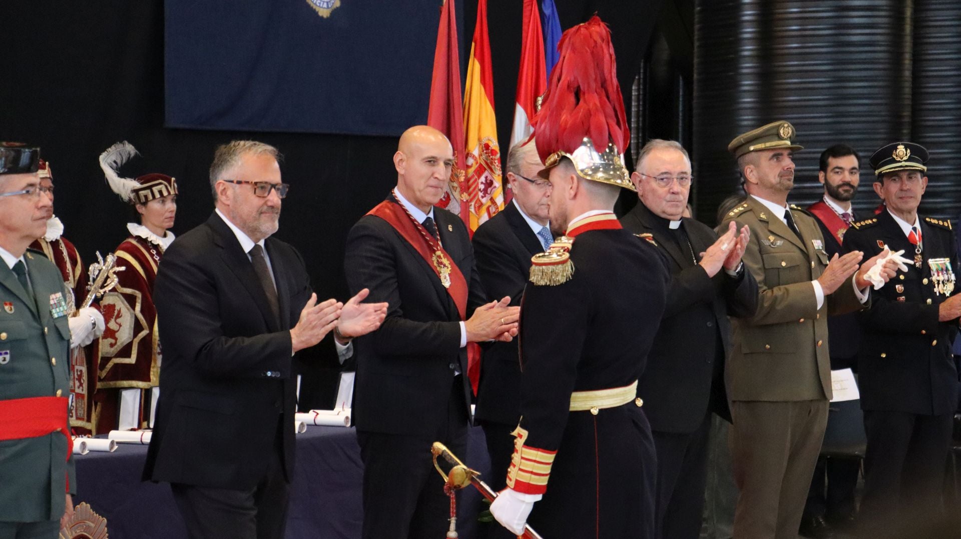 Las imágenes del homenaje de León a la Policía Local