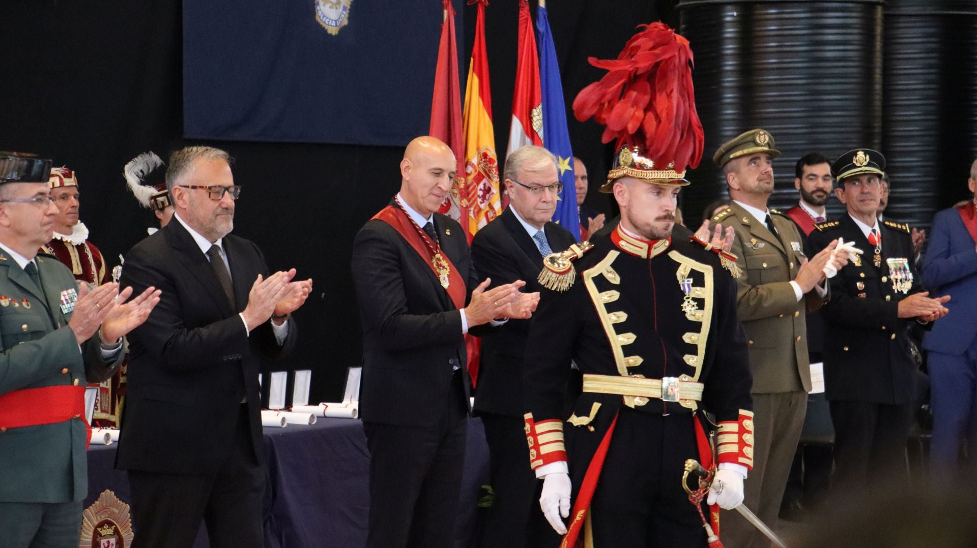 Las imágenes del homenaje de León a la Policía Local