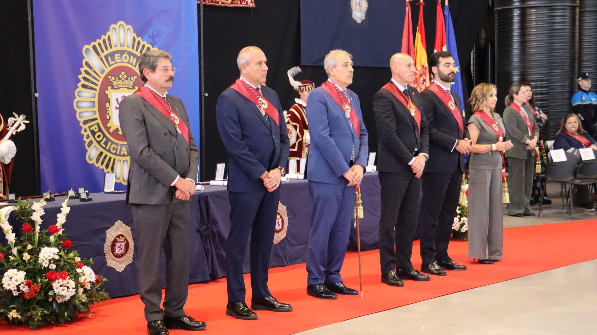 Las imágenes del homenaje de León a la Policía Local