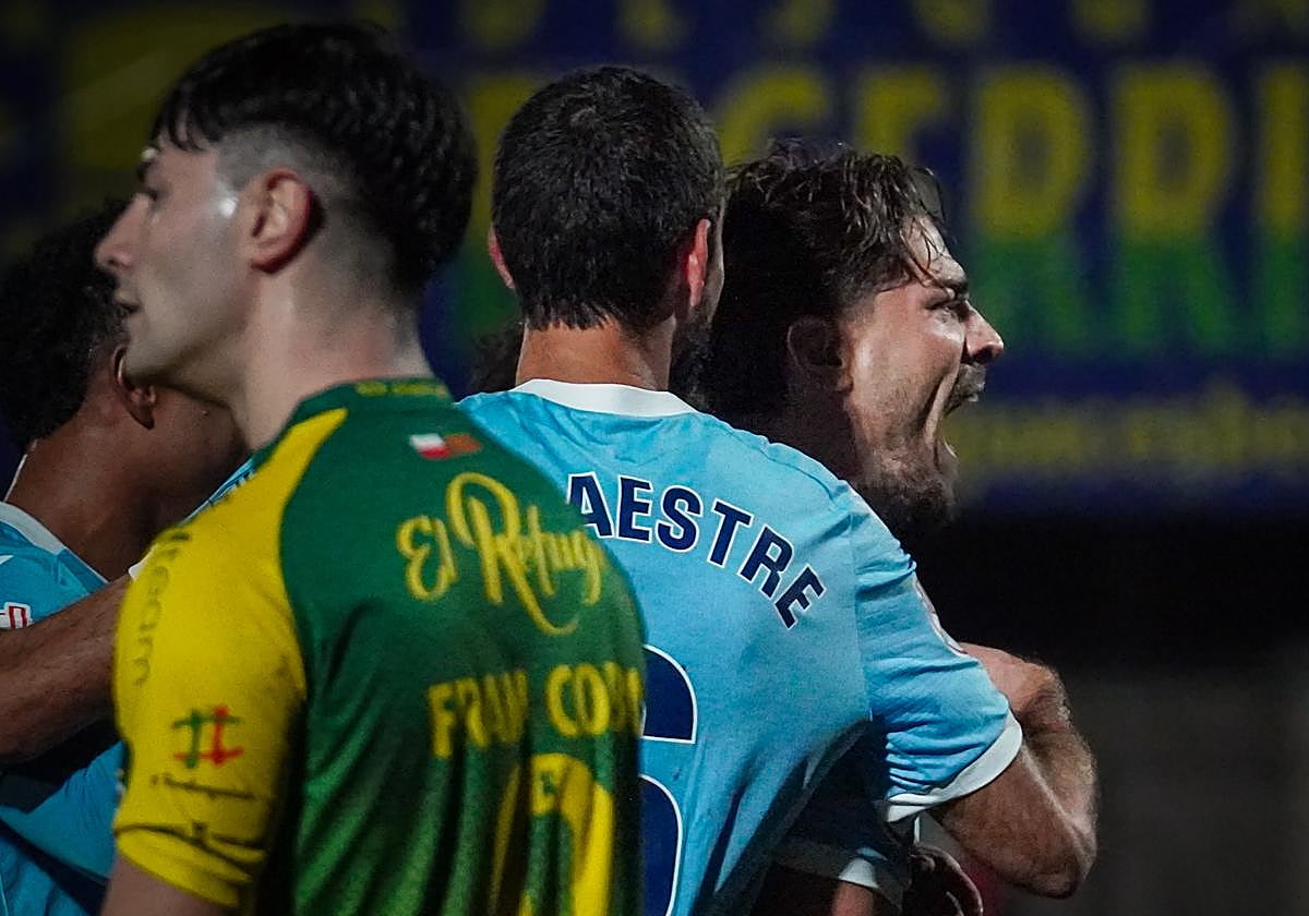 Tomás Ribeiro celebra su gol ante el Tropezón.