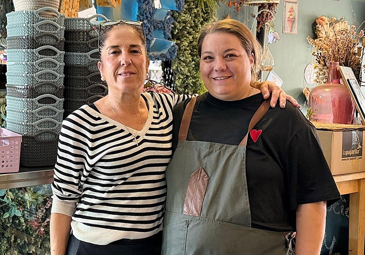 Imagen de Nataly Tuñón y su compañera de cocina.