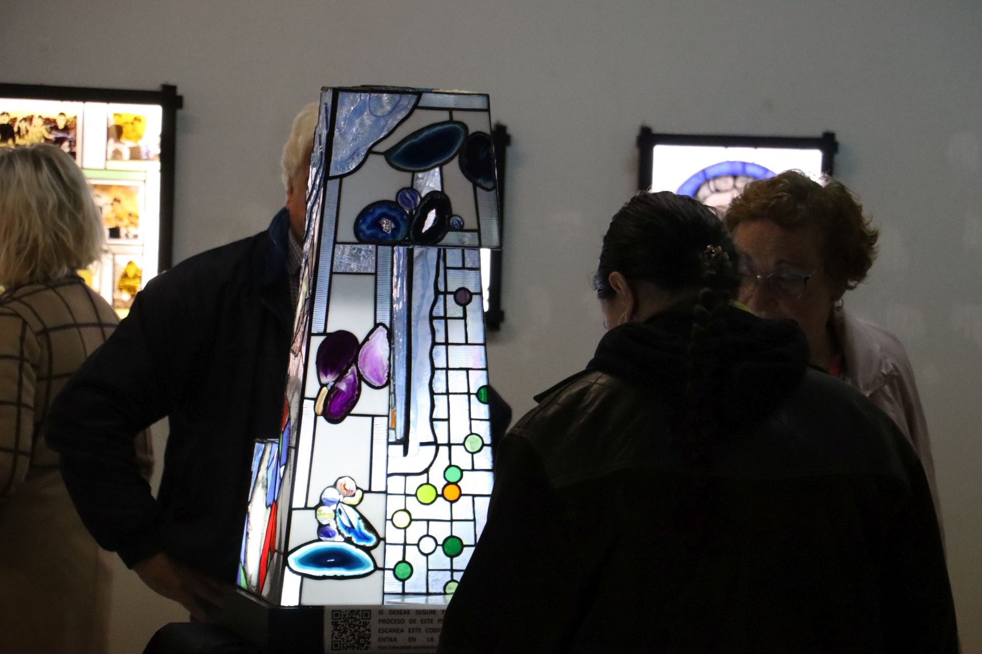 Las imágenes de la exposición del artista vidriero de León