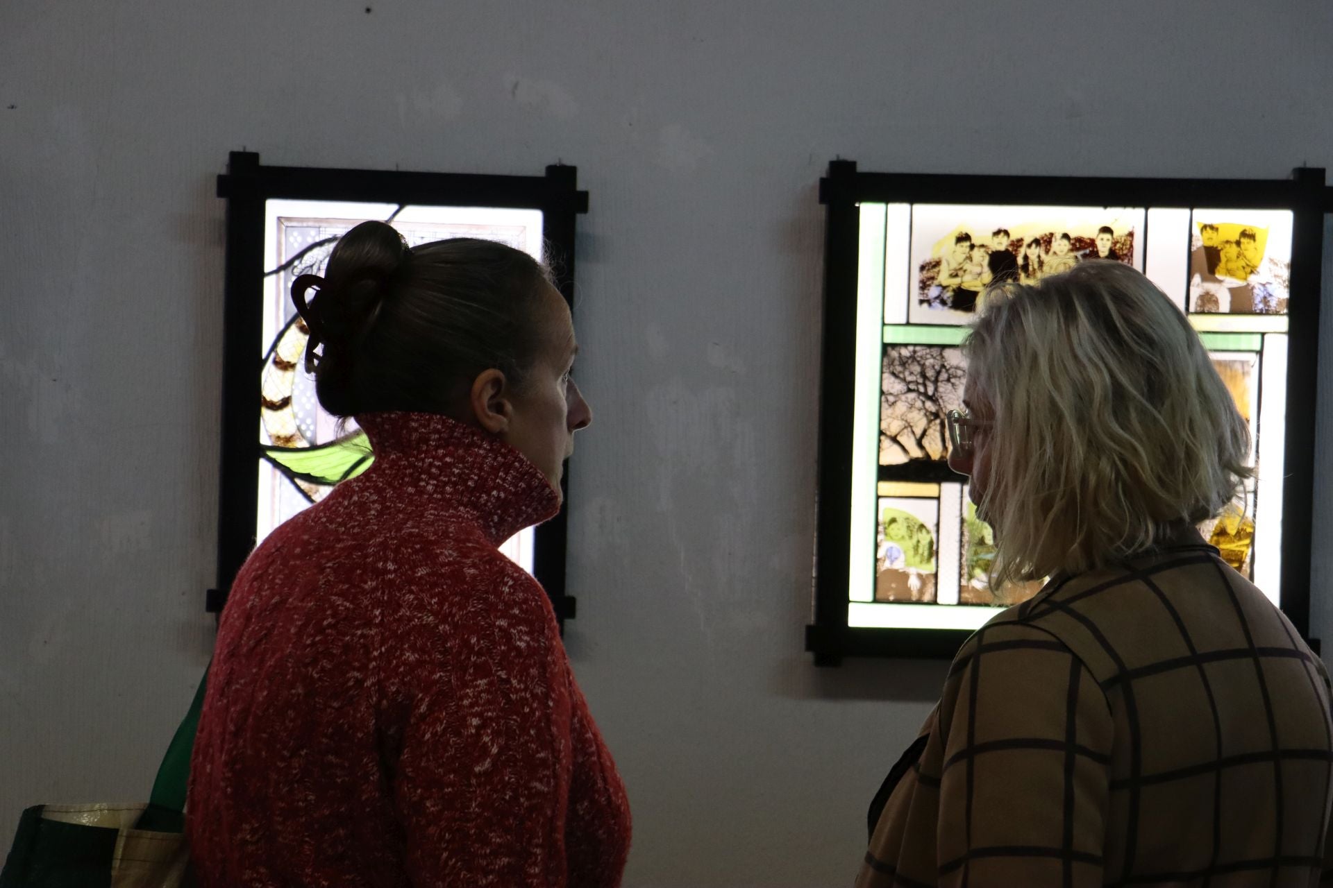 Las imágenes de la exposición del artista vidriero de León