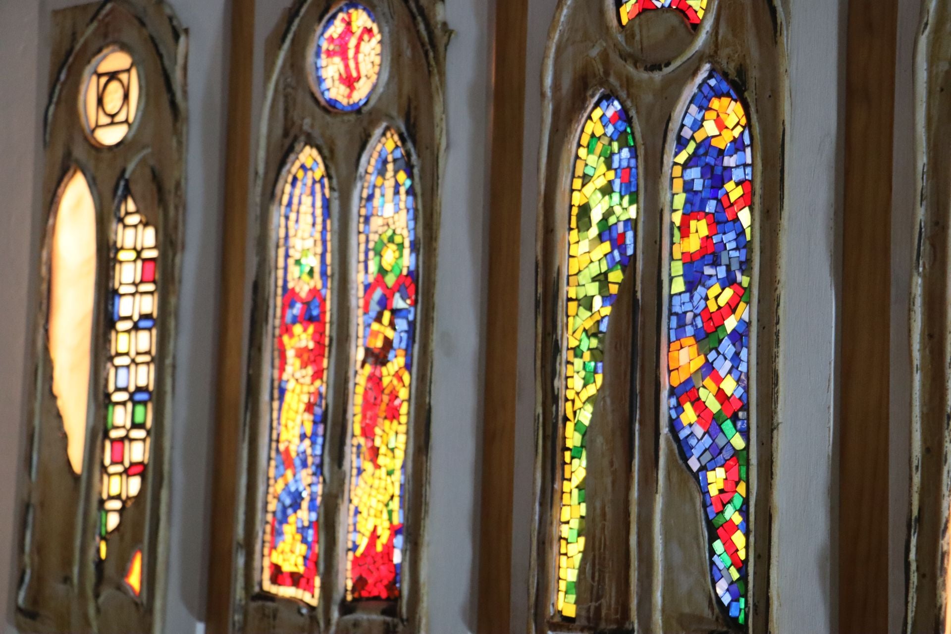 Las imágenes de la exposición del artista vidriero de León