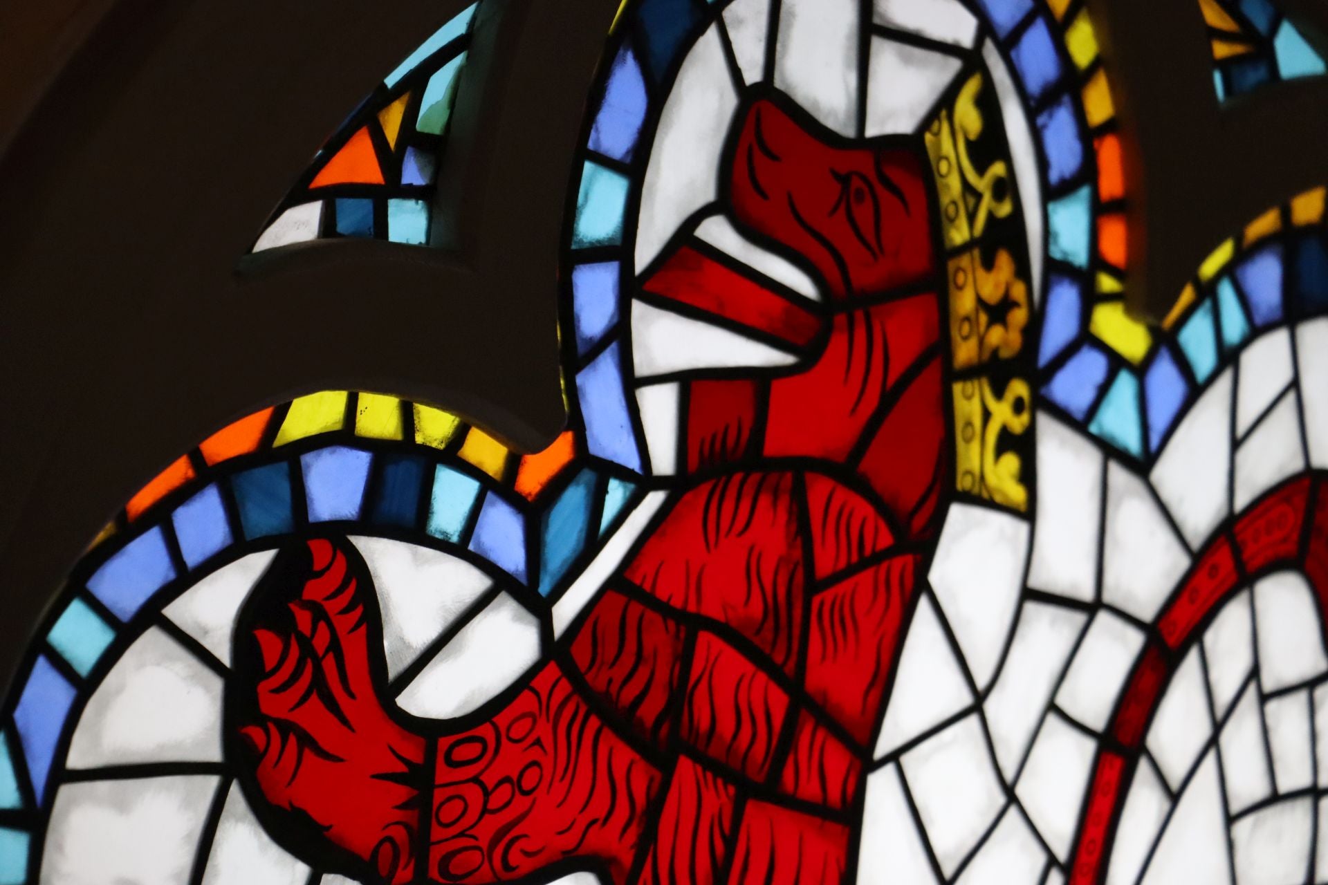 Las imágenes de la exposición del artista vidriero de León