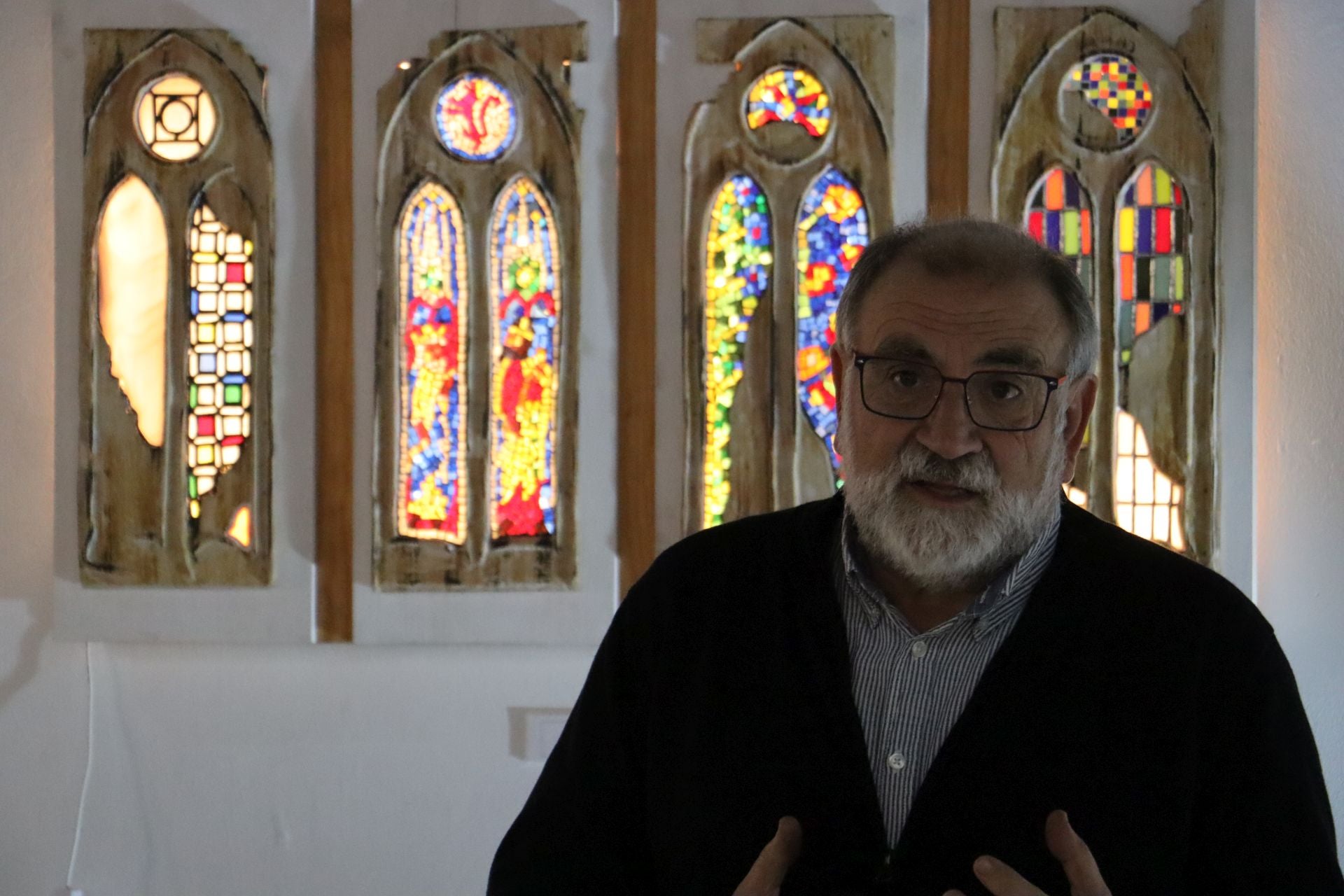 Las imágenes de la exposición del artista vidriero de León