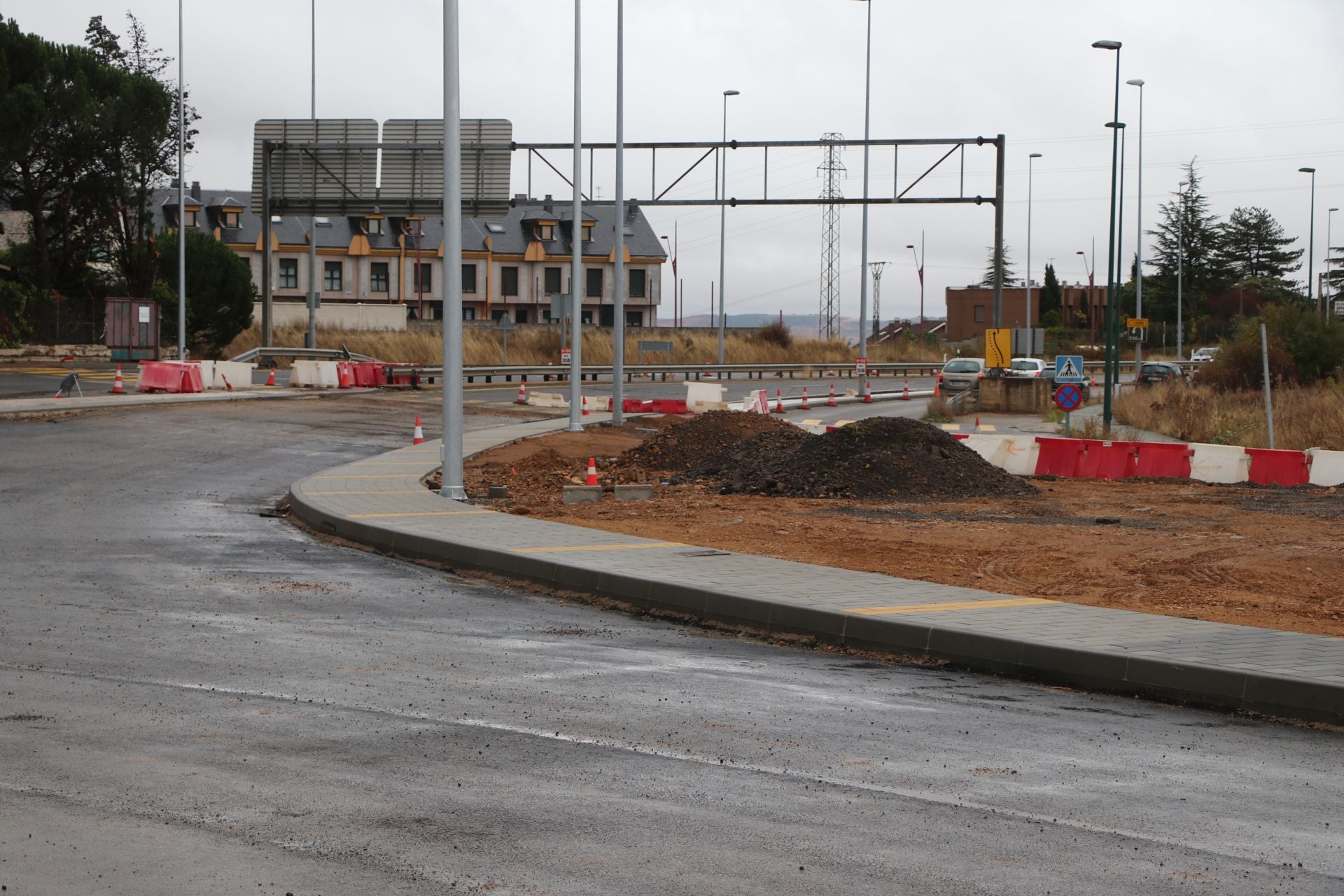 Así avanzan las obras de la nueva rotonda de la N-120