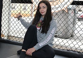 María 'Furiosa' Rodríguez posa tras la entrevista con leonoticias.