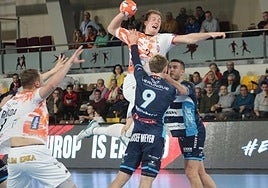 Isaac Llamazares rinde homenaje al deporte leonés con una exposición fotográfica