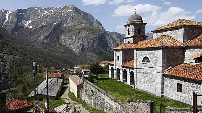 ¿A qué comarca pertenece el pueblo de Oseja de Sajambre?