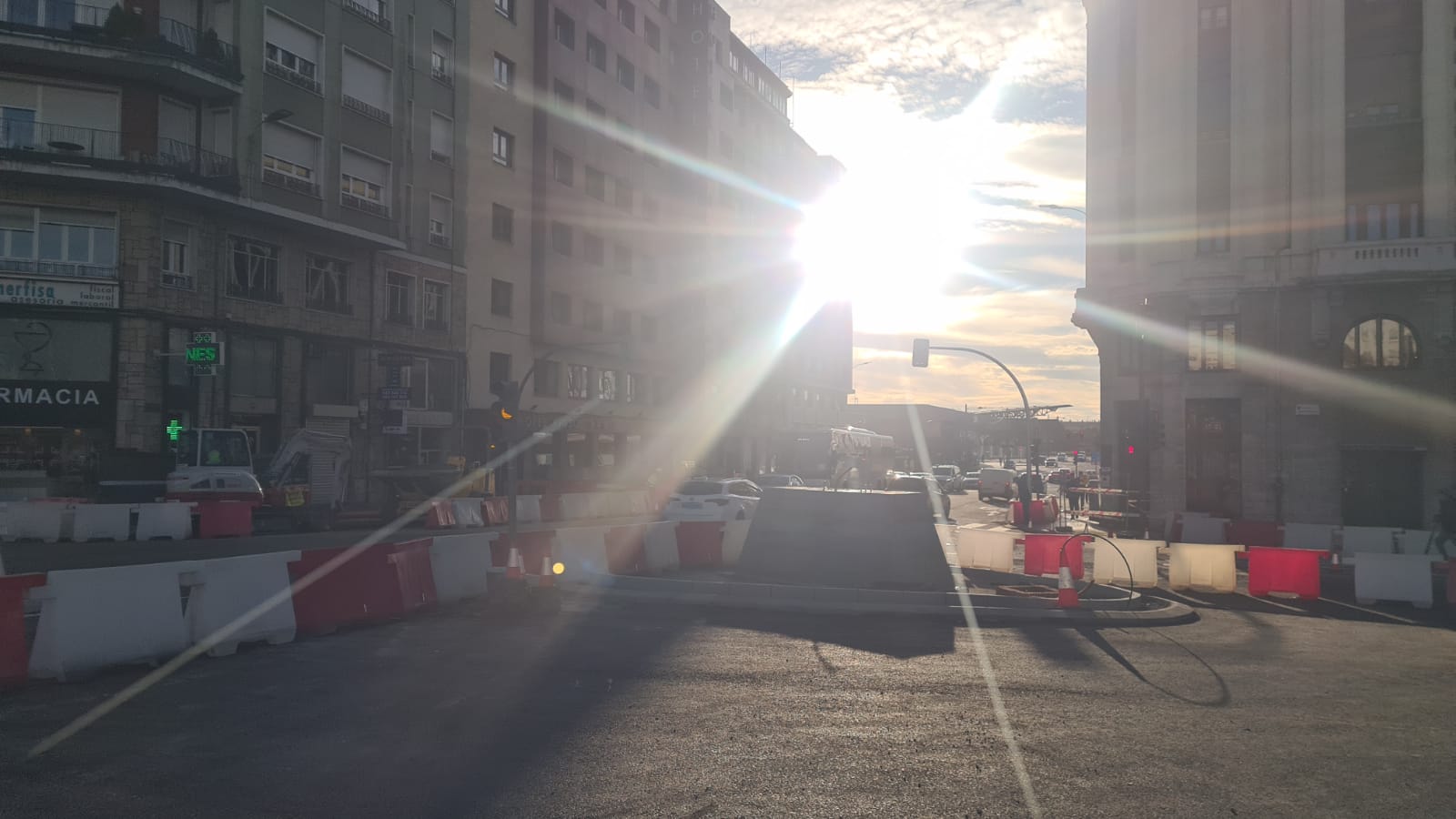 Así avanza la obra de la rotonda del puente de los Leones