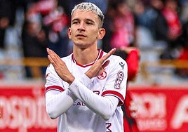 Luis Chacón celebra su gol ante el Mirandés.