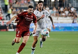 Eneko, en el partido ante el Burgos de la primera jornada.