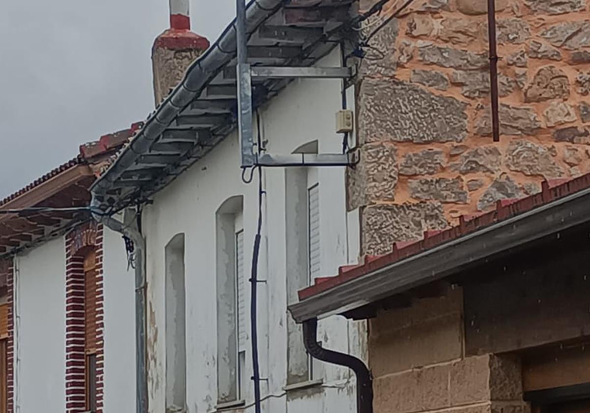 Imagen principal - Imágenes del cableado afectado.