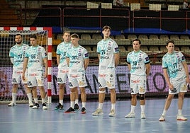 Varios jugadores del Abanca Ademar.