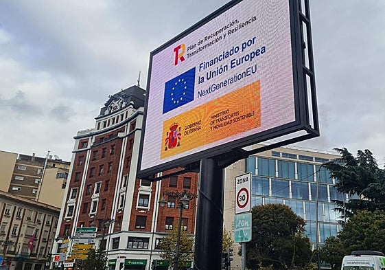 Pantalla gigante instalada en Guzmán el Bueno.