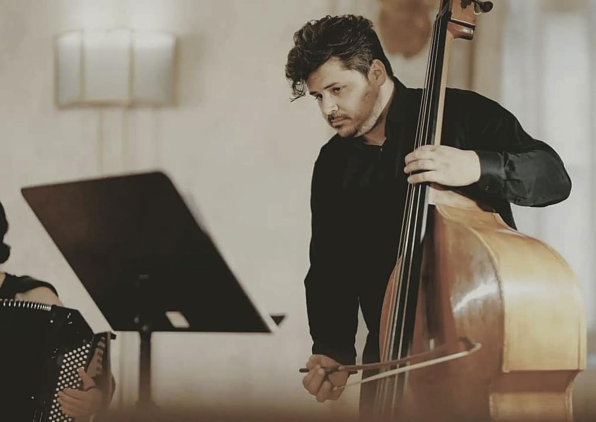 Imagen secundaria 1 - La vida de Damián Posse en Viena.