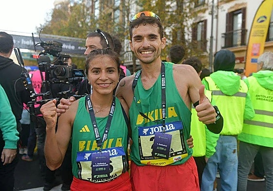 Tisalema y Celada, celebran la victoria tras llegar a meta.