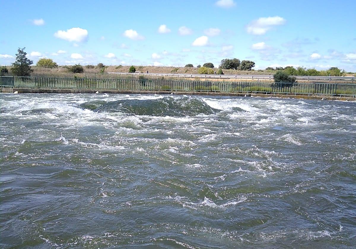 Las imágenes del &#039;nacimiento&#039; del Canal del Páramo Bajo en León