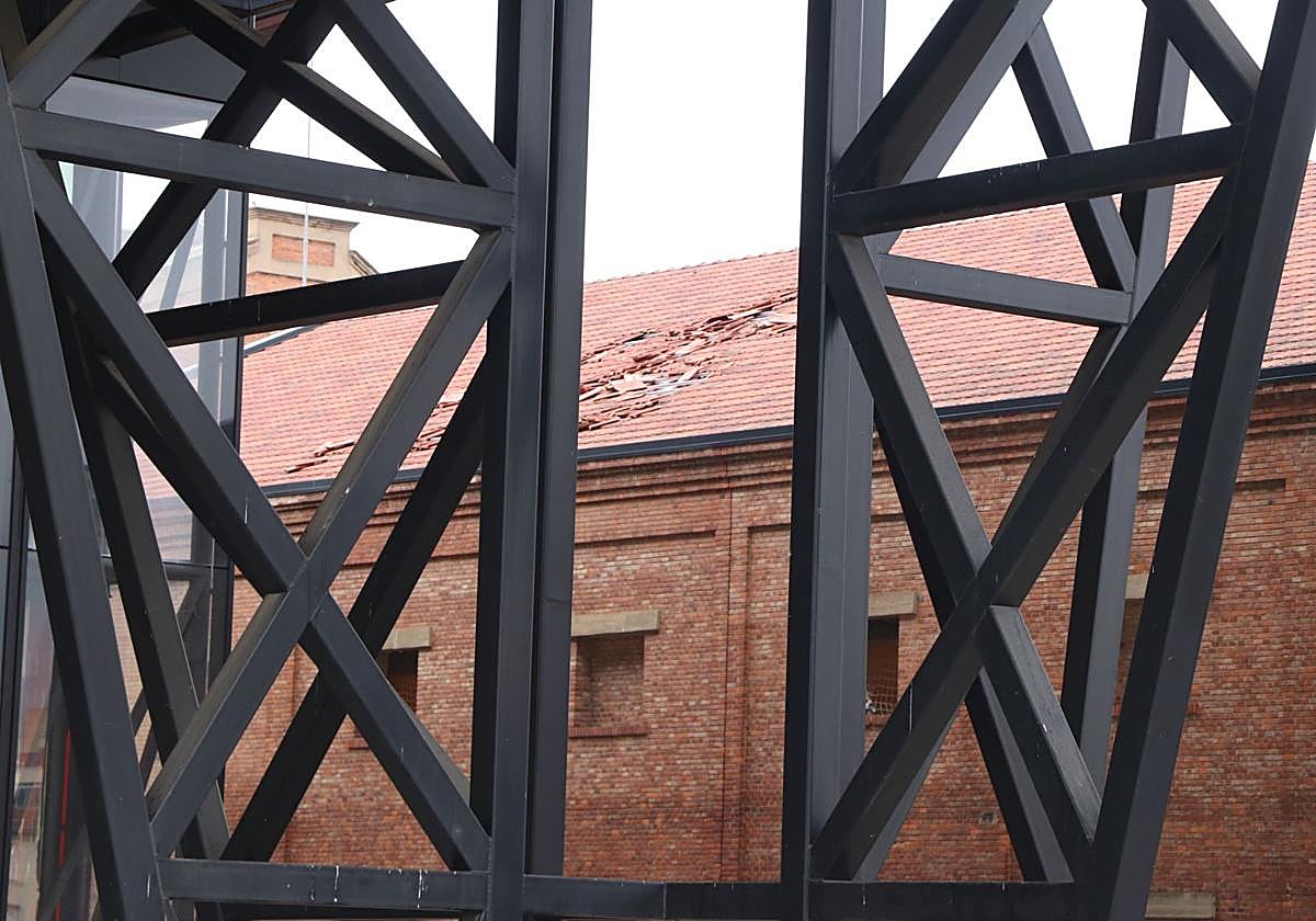 Daños en el tejado de la zona cubierta del futuro Palacio de Congresos