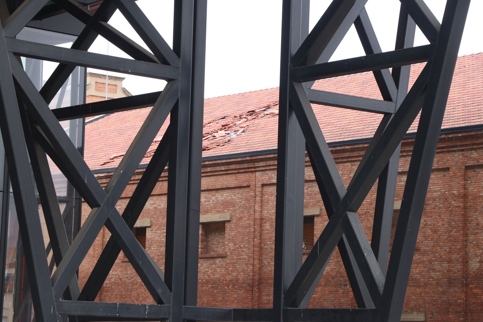 Daños en el tejado de la zona cubierta del futuro Palacio de Congresos