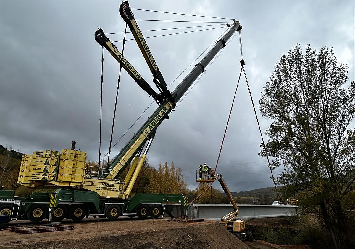 La Robla avanza en la urbanización del El Crispín, con la construcción de un nuevo puente