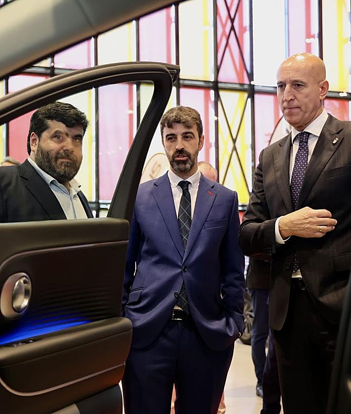 Imagen secundaria 2 - Inauguración de la Feria del vehículo de ocasión