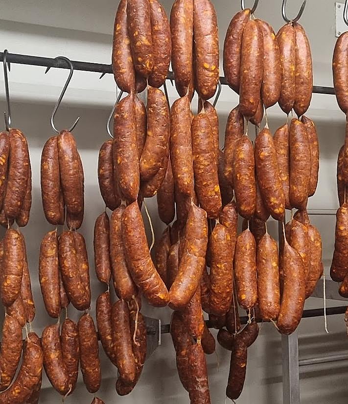 Imagen secundaria 2 - Jean Paul y algunos de sus productos.