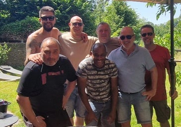 «Me crie jugando entre carbón en Laciana y ahora reparto picadillo en Bélgica por Whatsapp»