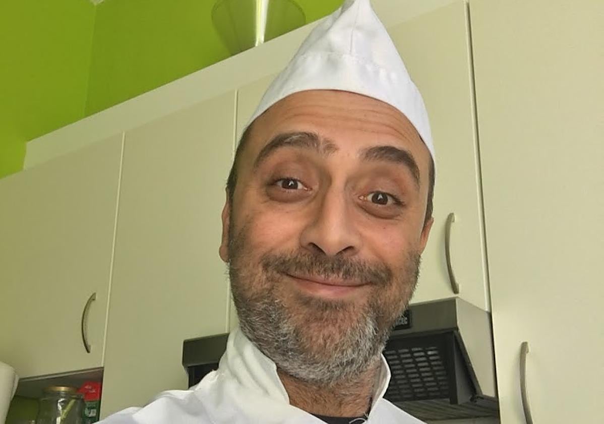 Imagen principal - Jean Paul y algunos de sus productos.