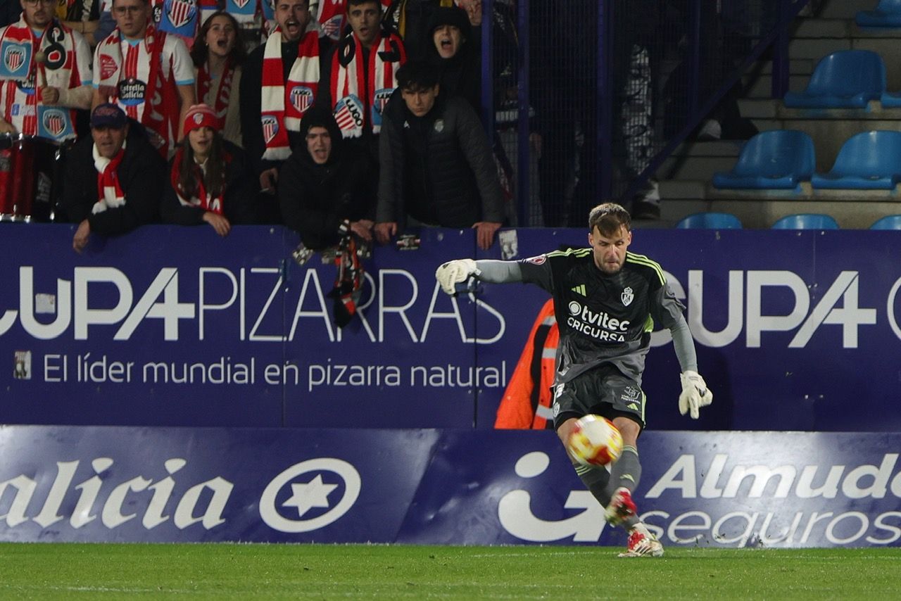 Las imágenes del partido entre la Ponferradina y el Lugo