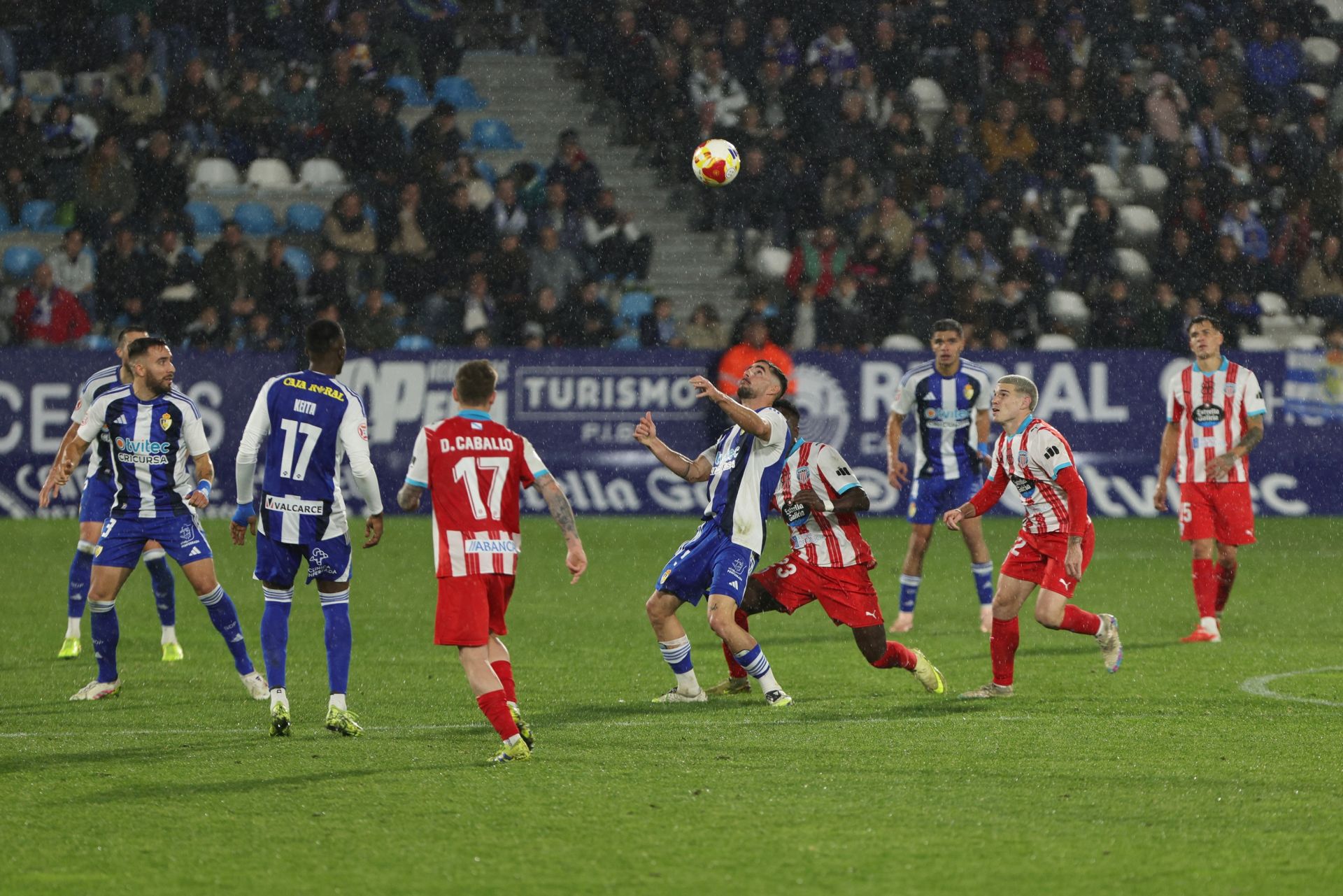 Las imágenes del partido entre la Ponferradina y el Lugo