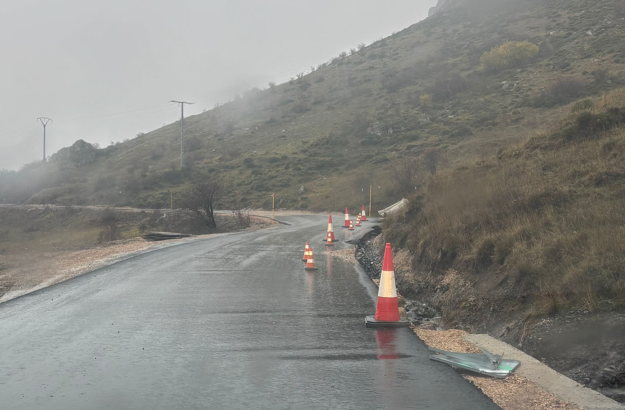 Las imágenes de la carretera entre Villamanín y Aralla