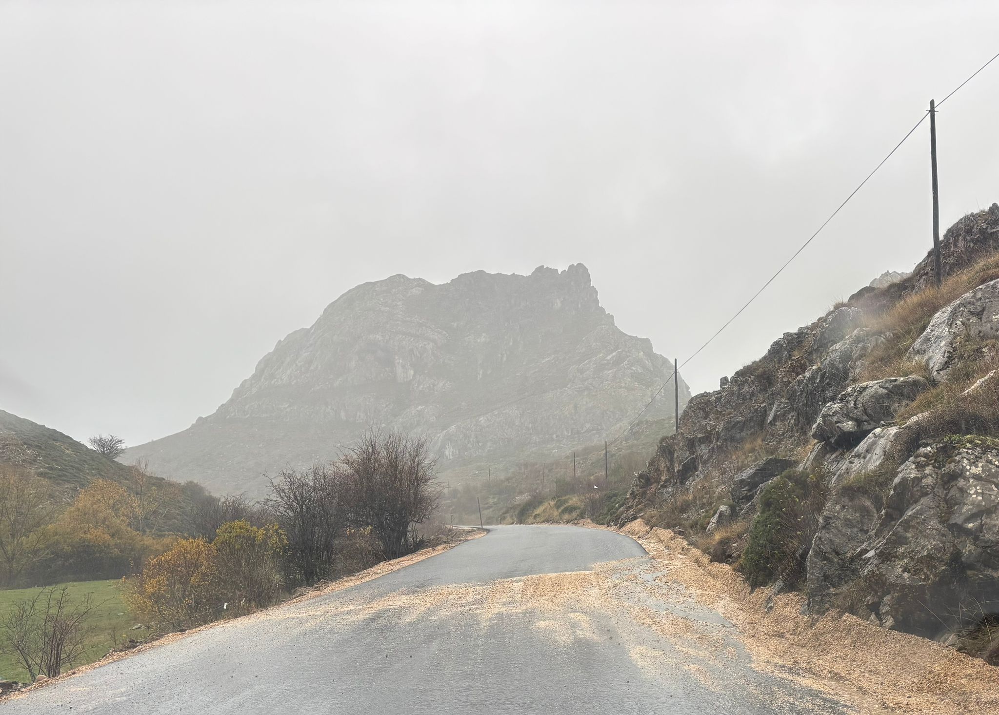 Las imágenes de la carretera entre Villamanín y Aralla