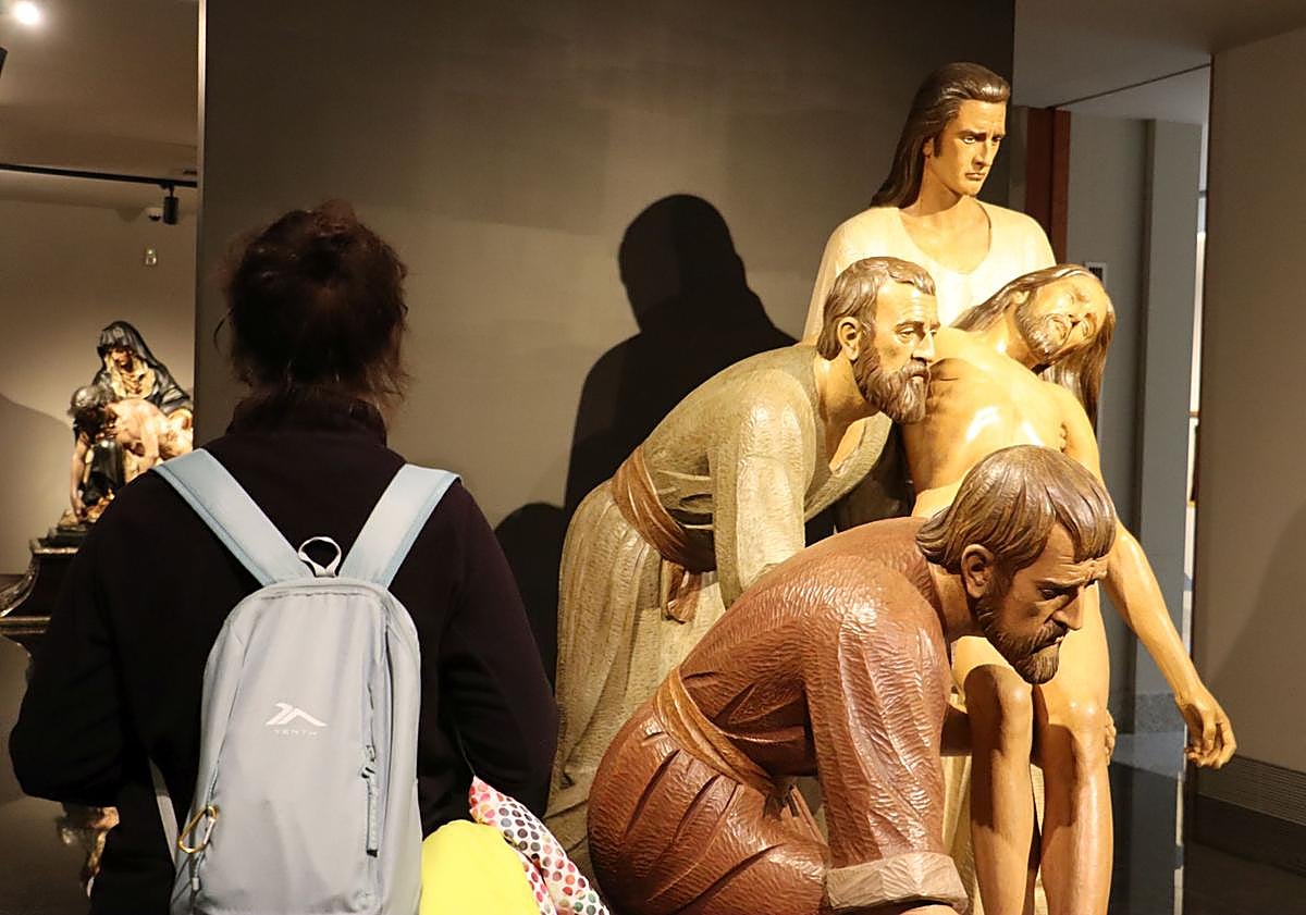 Imagen principal - El museo «creciente» de la Semana Santa: «El objetivo era invertir su mala fama»