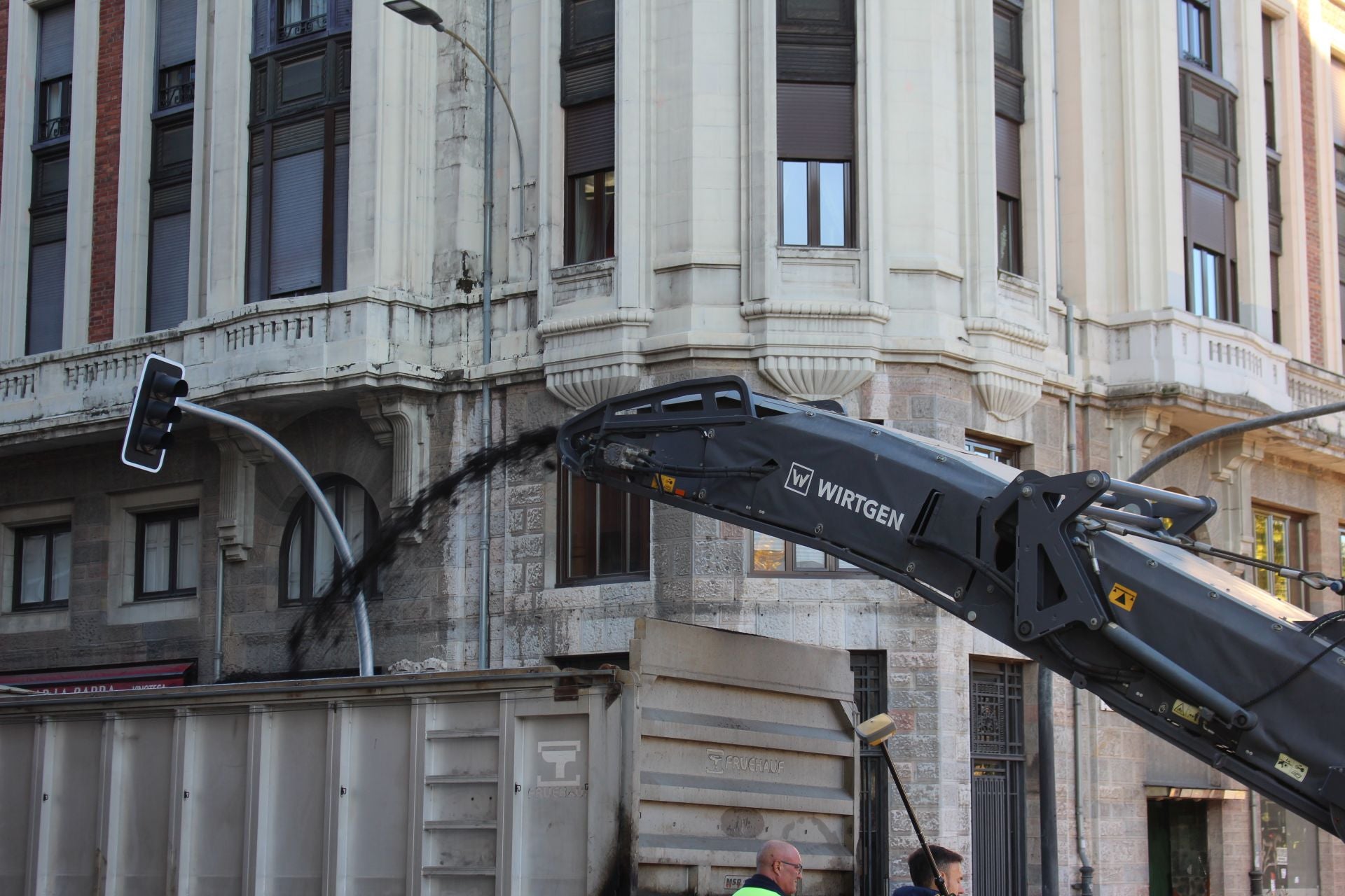 El Puente de los Leones, cortado al tráfico