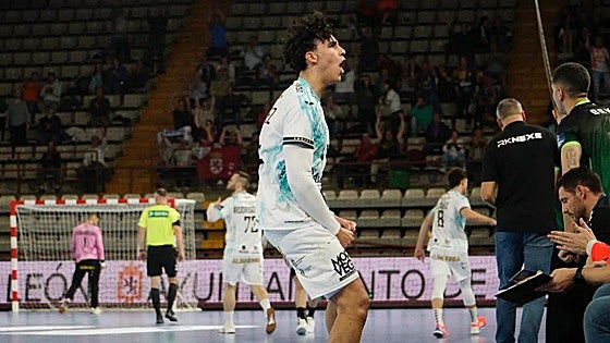 El Ademar por fin suma su primera victoria europea