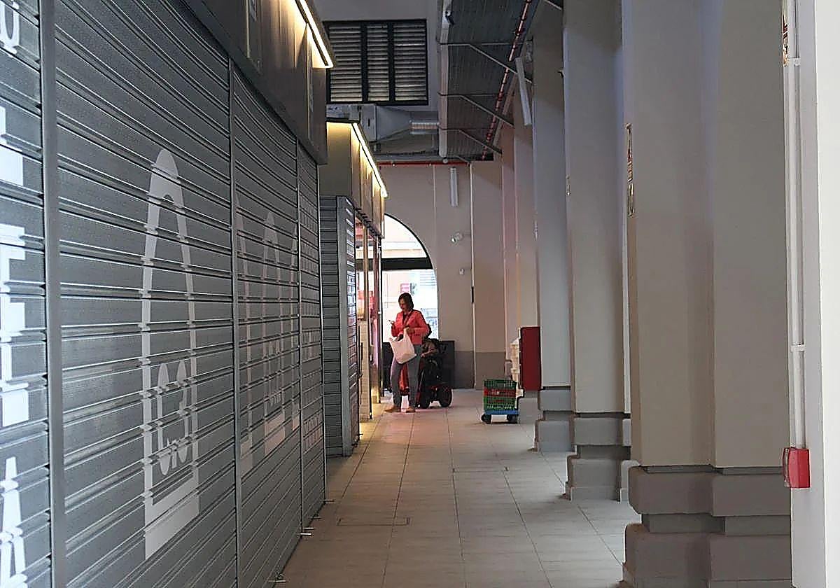 Negocios cerrados en el mercado.