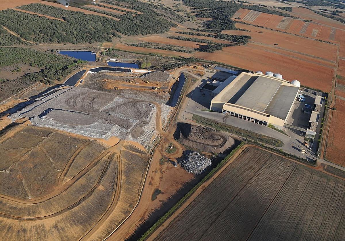 El proyexto del macrovertedero.