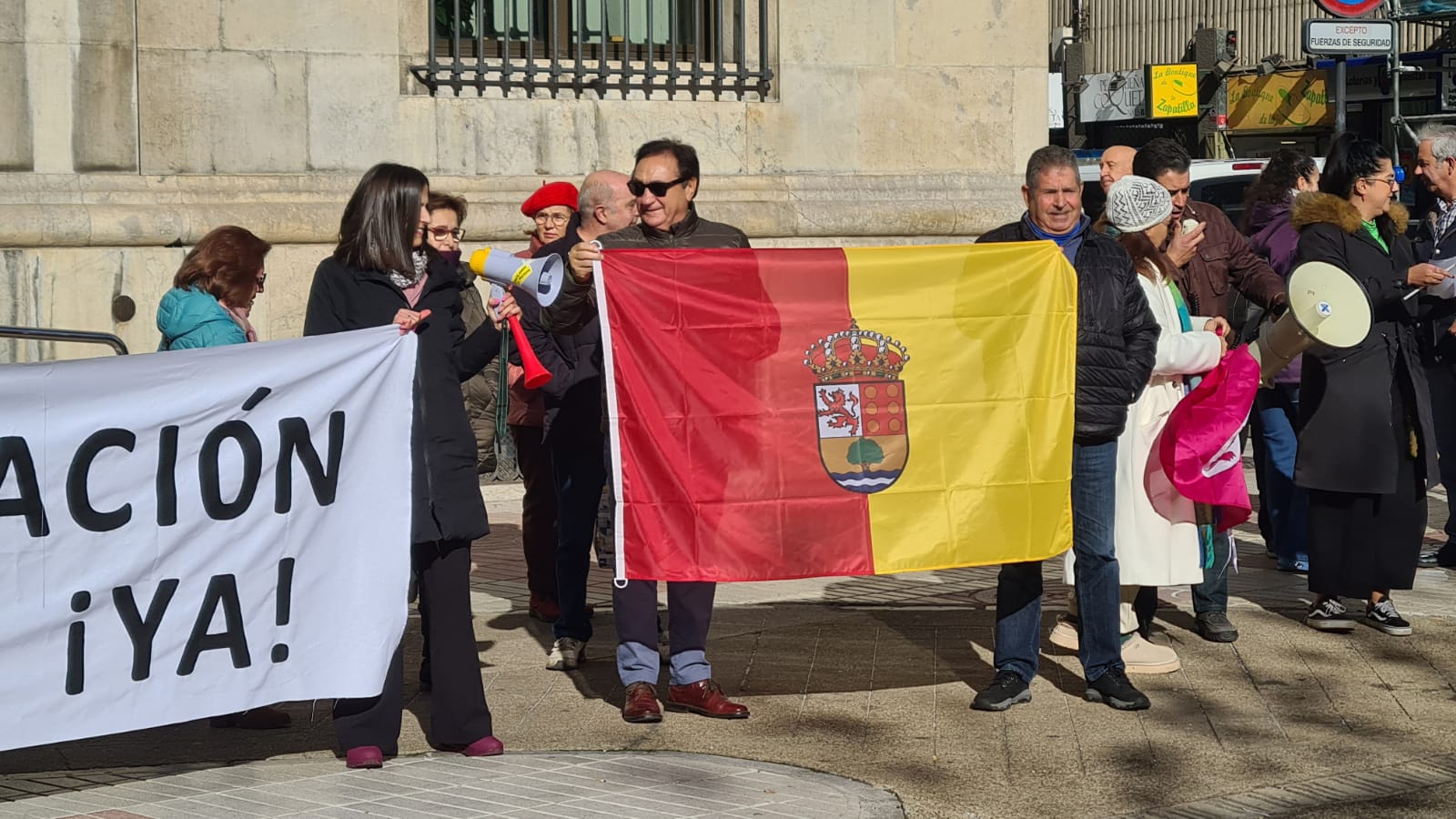 Las imágenes de la protesta de los vecinos de la N-630