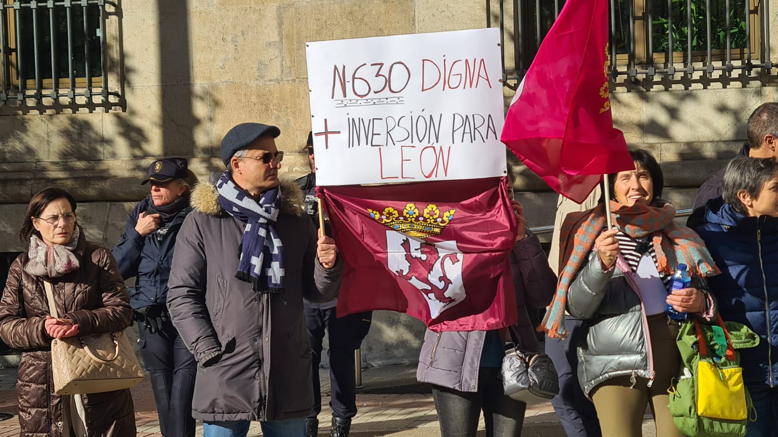 Las imágenes de la protesta de los vecinos de la N-630