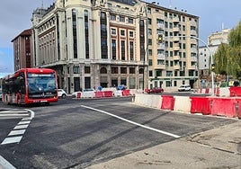 Nueva rotonda en la entrada al puente.