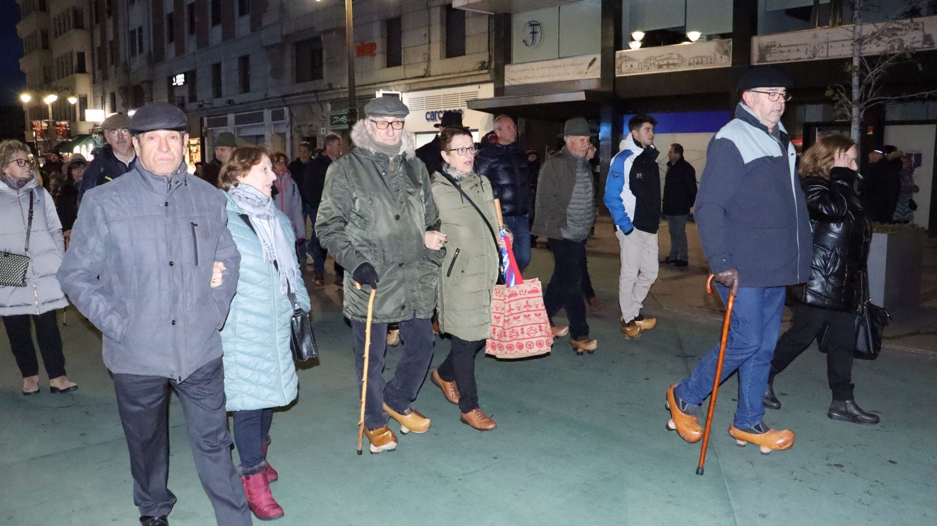 Las imágenes de la madreñada por las calles de León