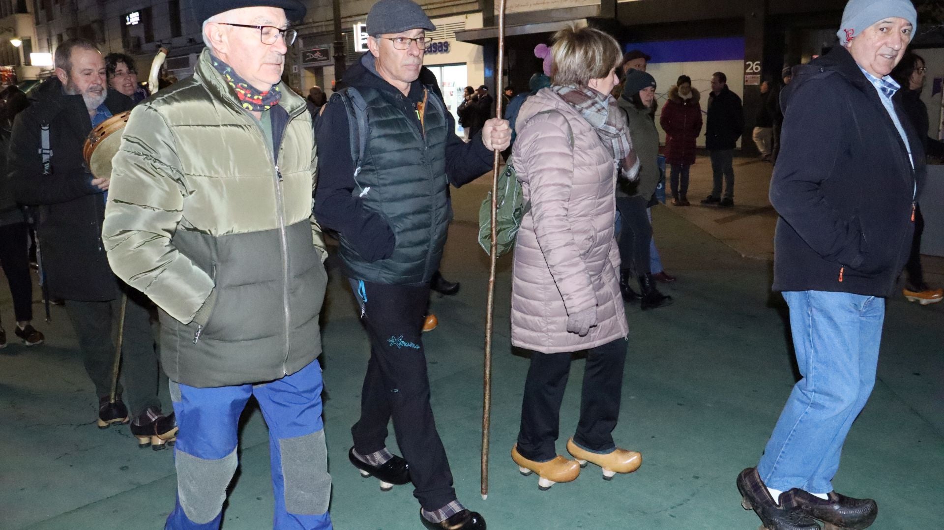 Las imágenes de la madreñada por las calles de León