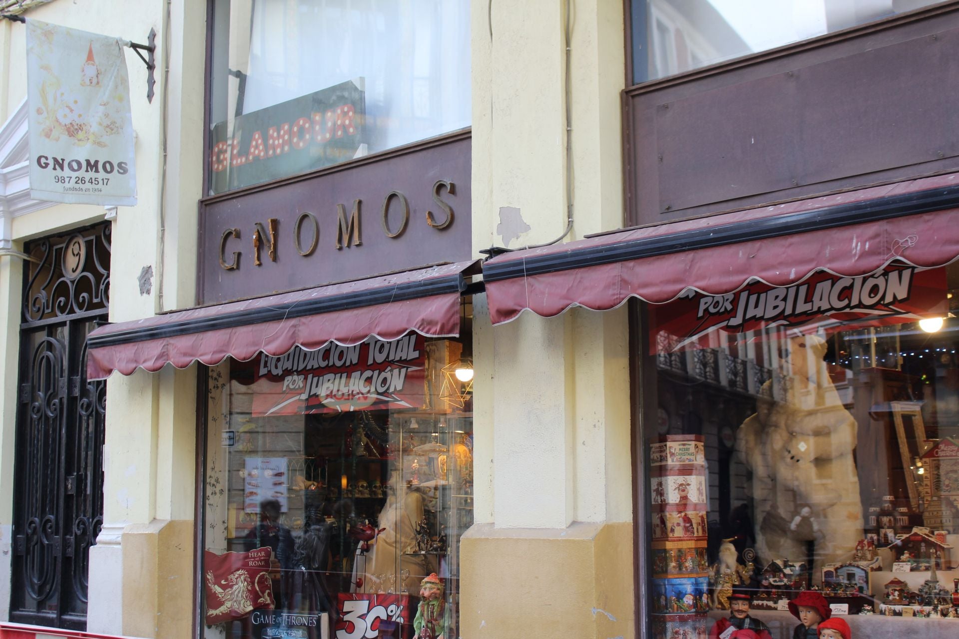 Las imágenes de Gnomos, la tienda que cierra en León tras 41 años