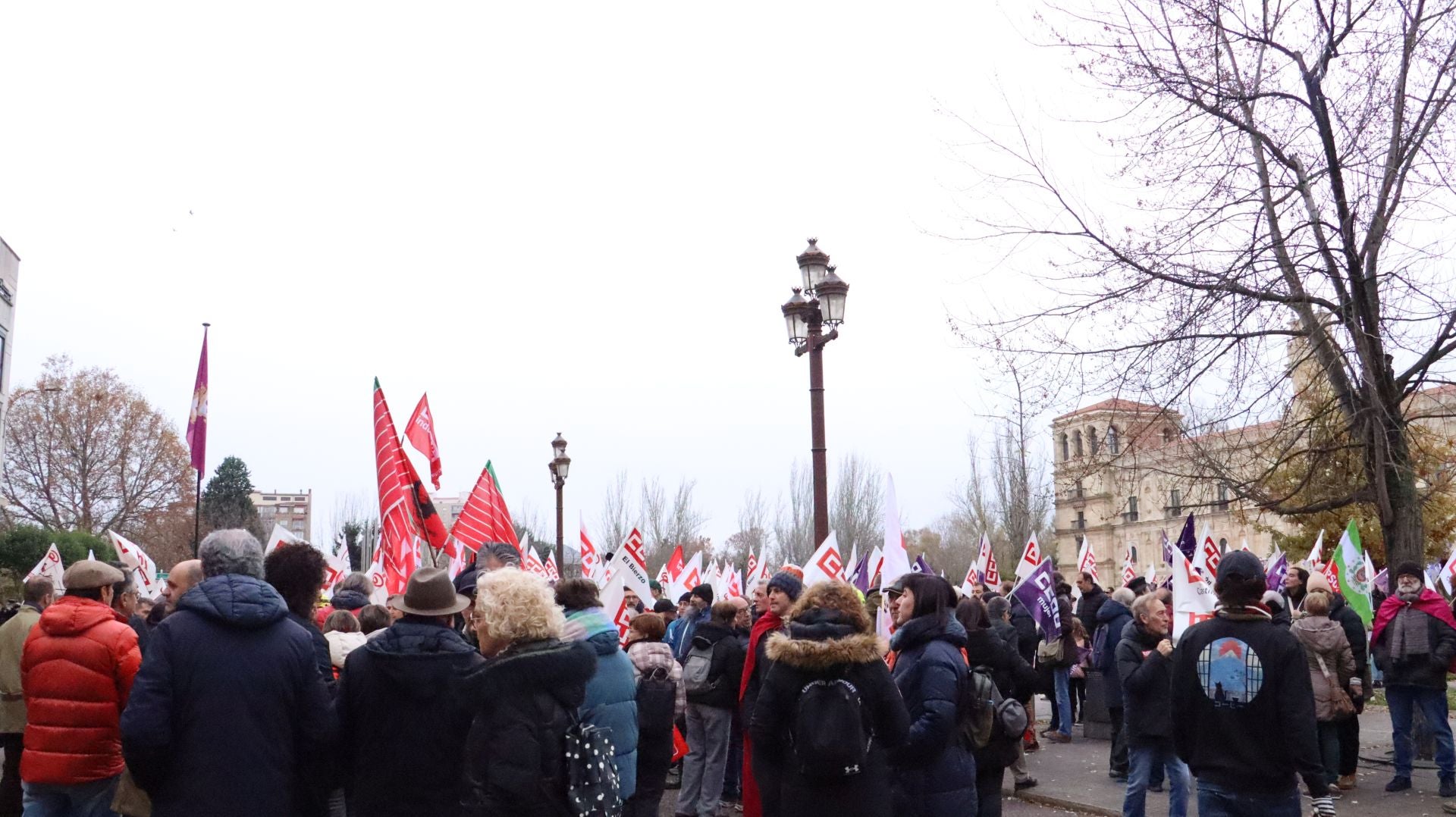 Las imágenes de la movilización &#039;Respeto&#039; en León por la gestión de los incendios forestales