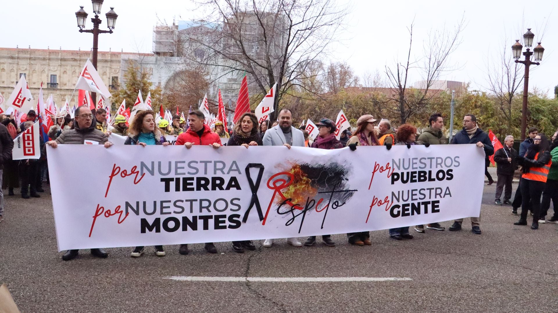 Las imágenes de la movilización &#039;Respeto&#039; en León por la gestión de los incendios forestales