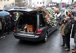 Imágenes del funeral por el minero fallecido en Caboalles