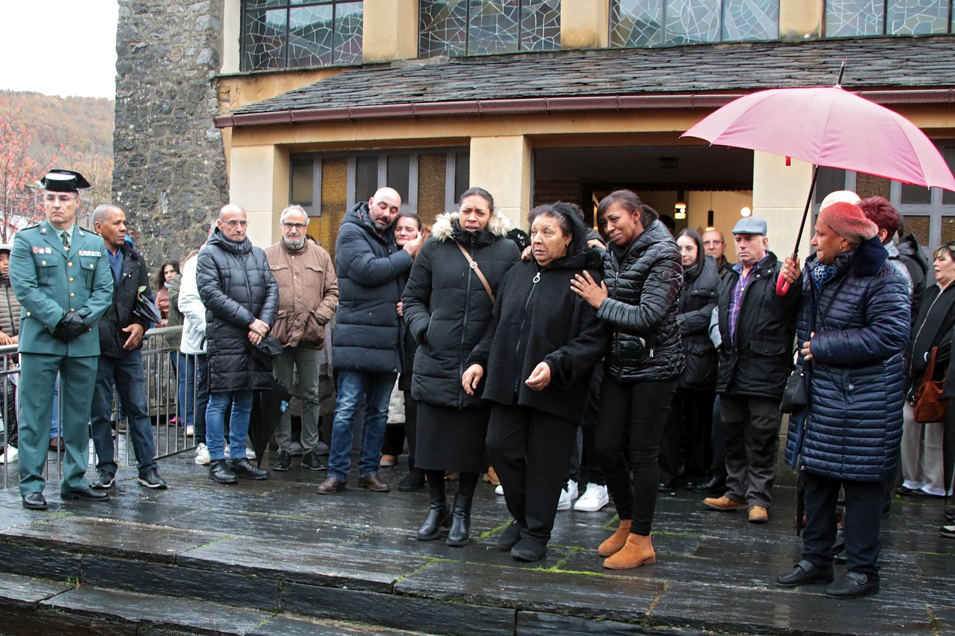 Imágenes del funeral por el minero fallecido en Caboalles